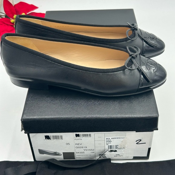 Women’s Chanel leather cap toe ballet flats size 35 made in Italy - Picture 5 of 12
